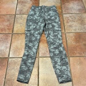 SPANX UTILITY CHINO JEGGINGS SIZE M